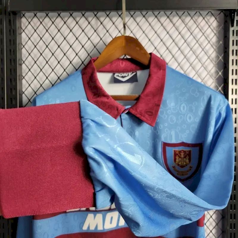 West-Ham-United-199597-Away-Long-Sleeves-Retro-Jersey-52896.jpg Retro West Ham United 1995/97 Away Long Sleeve Jersey - Image 6