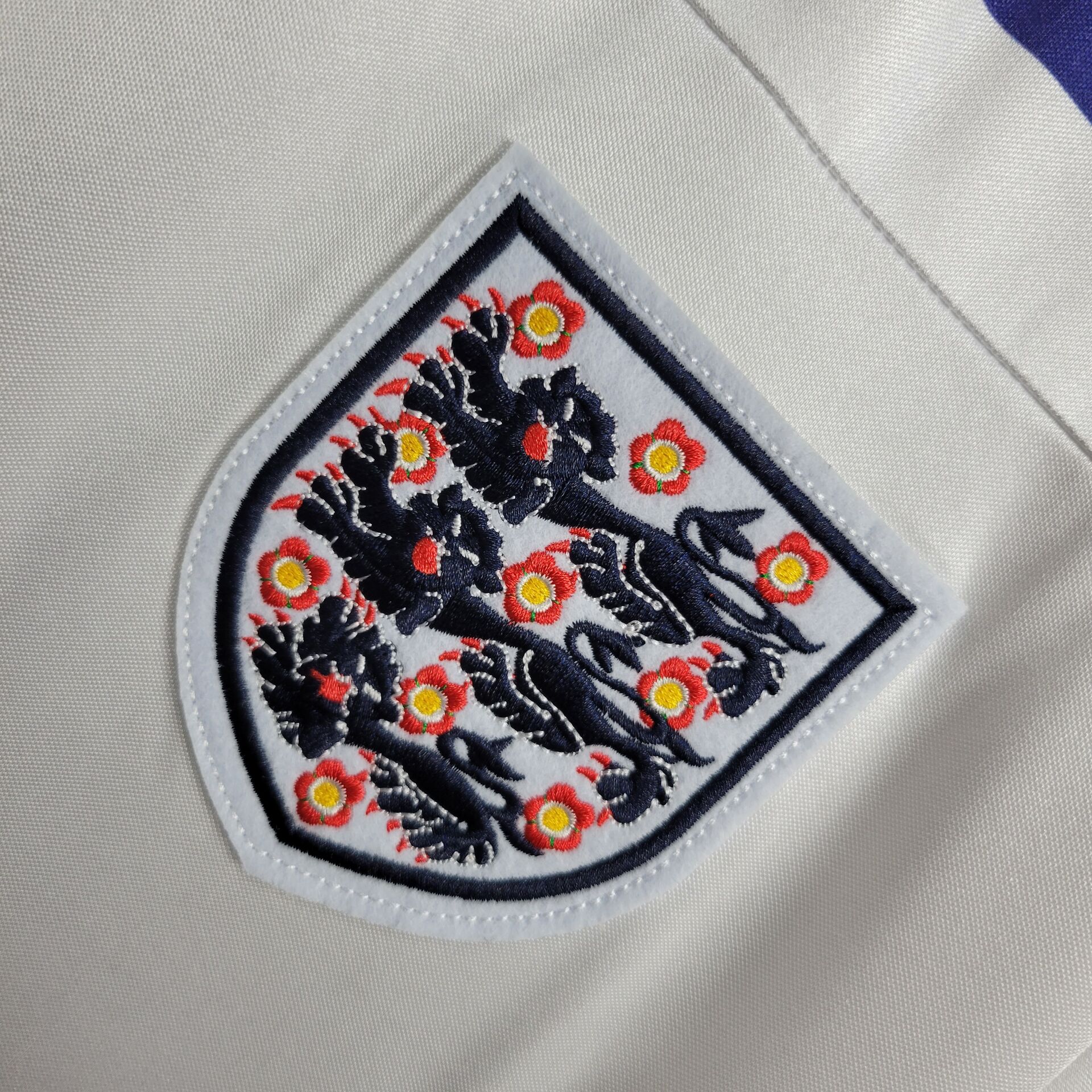 ab4c469b9617cbf9a00058b71da40c6f.jpg Retro England 1982 Home Jersey - Image 7