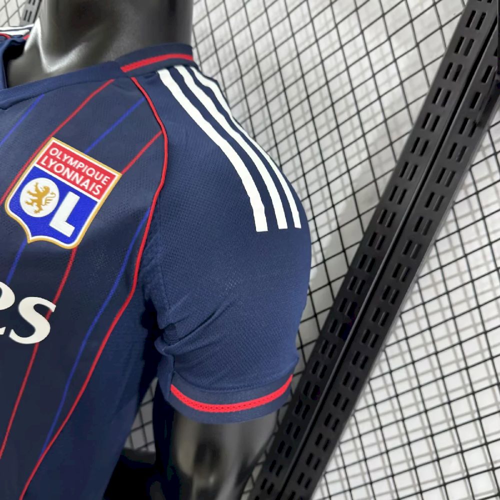 bboQAZABkAGQAYBFzArfviewer_4t5-1.jpg Mens Olympique Lyonnais 2025/26 Away Authentic Jersey - Image 9