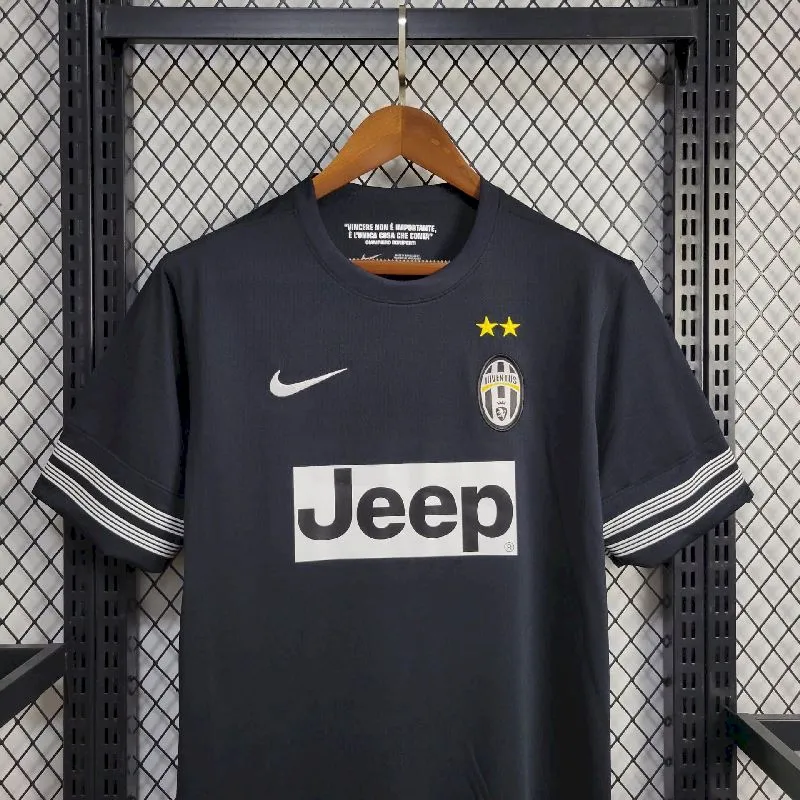 d4238cb3ee6ca2395029c587faf2b5fd.webp Retro Juventus 2012/13 Away Jersey - Image 7