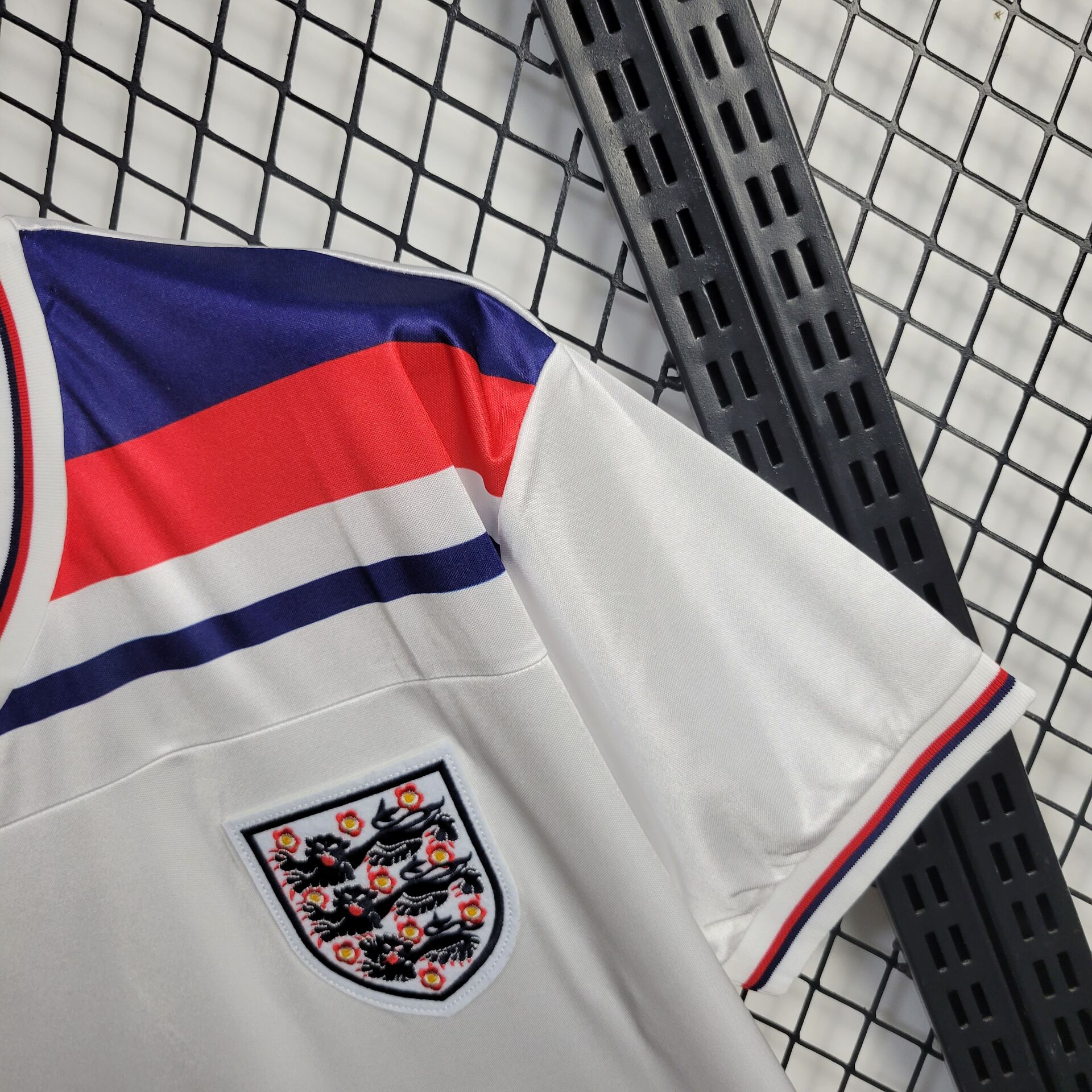 d8fa6e45f2e155b93c9f1f5ffdeaaeb6.jpg Retro England 1982 Home Jersey - Image 6
