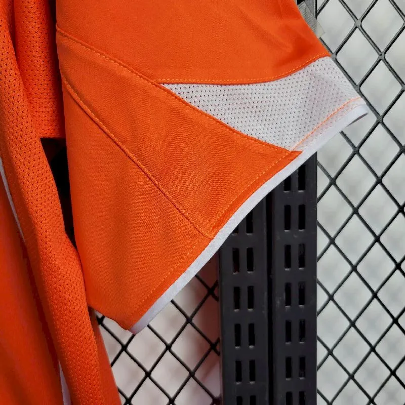 da60be33d3fa17e4f1a3746f6c6546a0.webp Retro Netherlands 2004 Home Jersey - Image 5