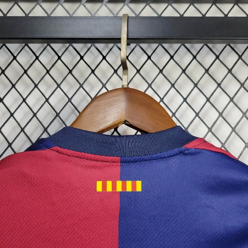 eb33573698ee3de15ffb01deb272042a.webp Kids Barcelona 2024/25 Home Kit - Image 4