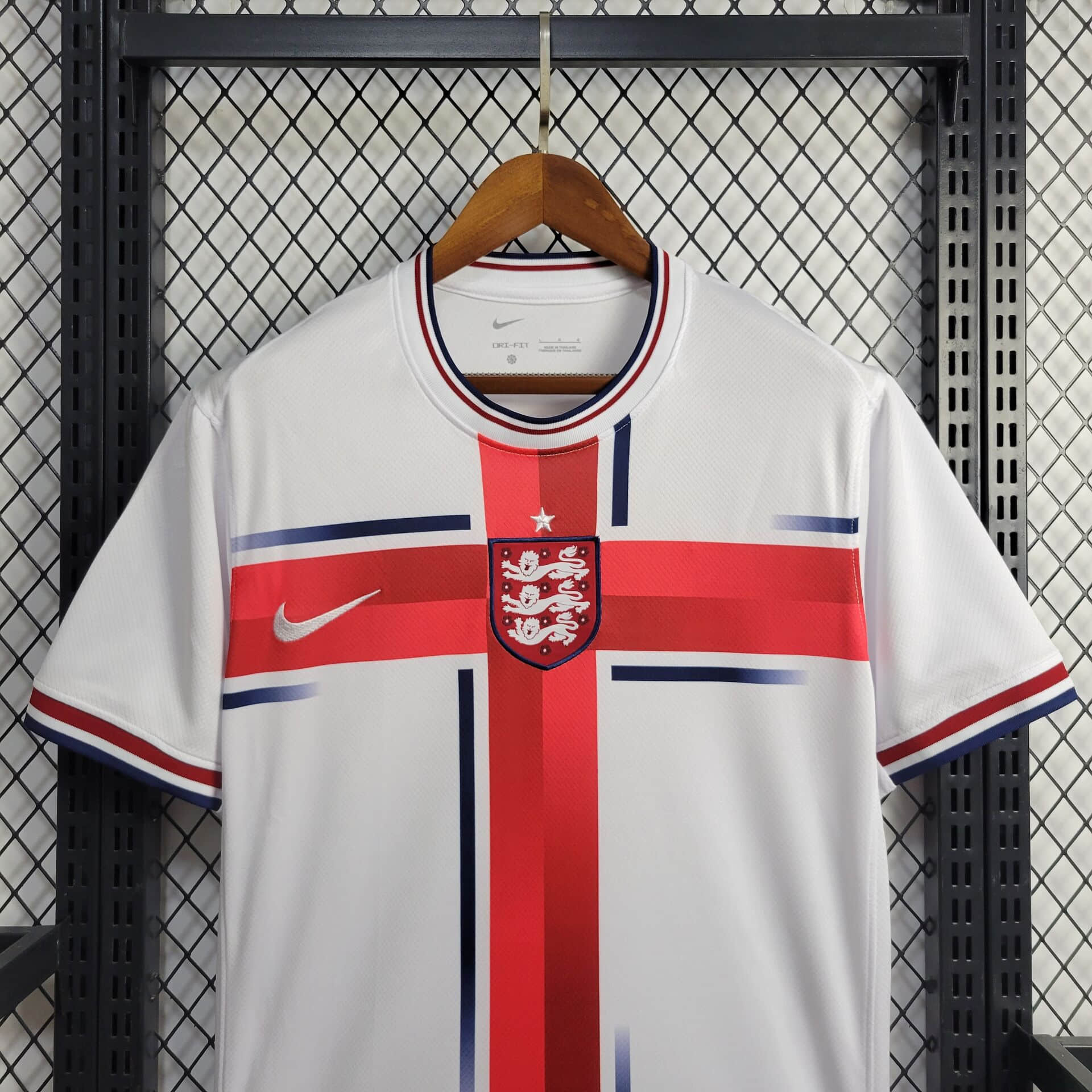 f0a8f2ead2f41e4078be95905fa798d7.jpg Mens England 2024/25 Euro Pre-Match Jersey - Image 5