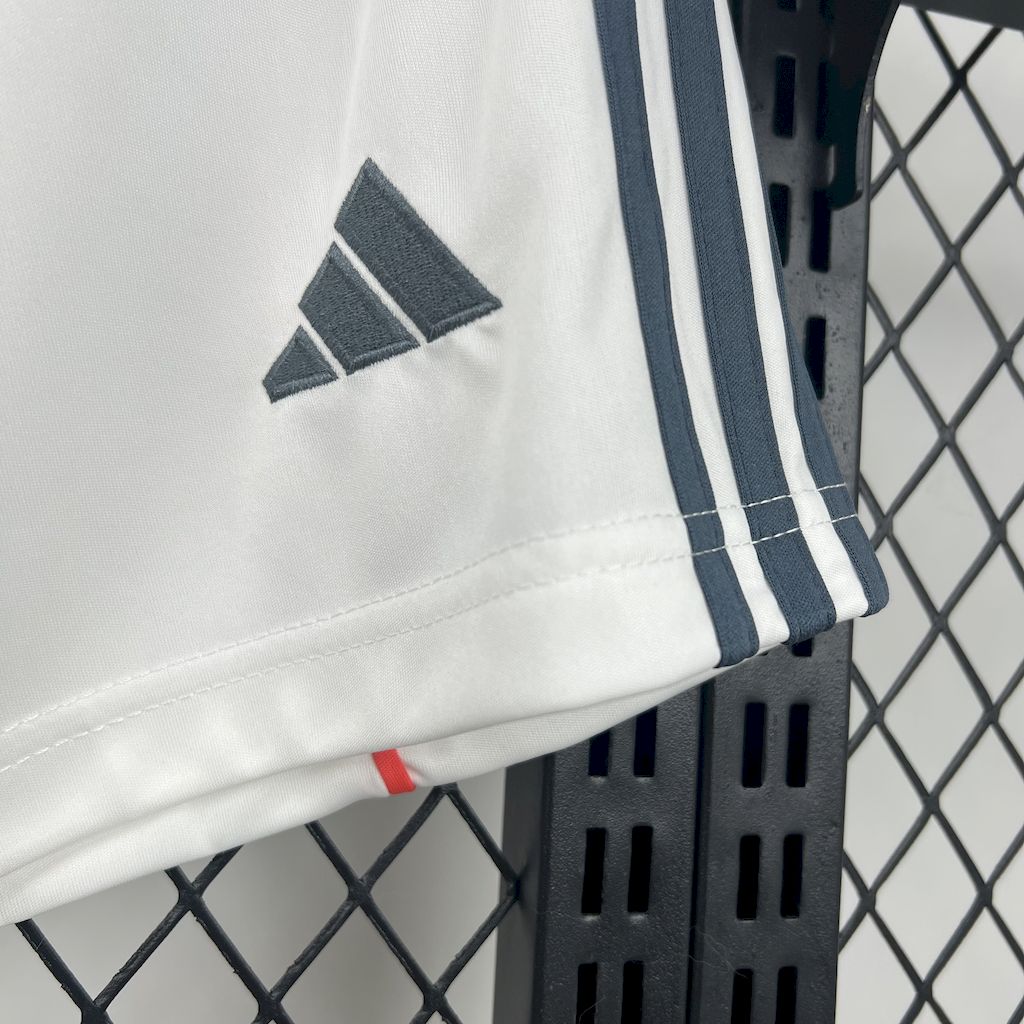 2025053113445783.jpg Mens Bayern Munich 2025/26 Away Shorts - Image 3