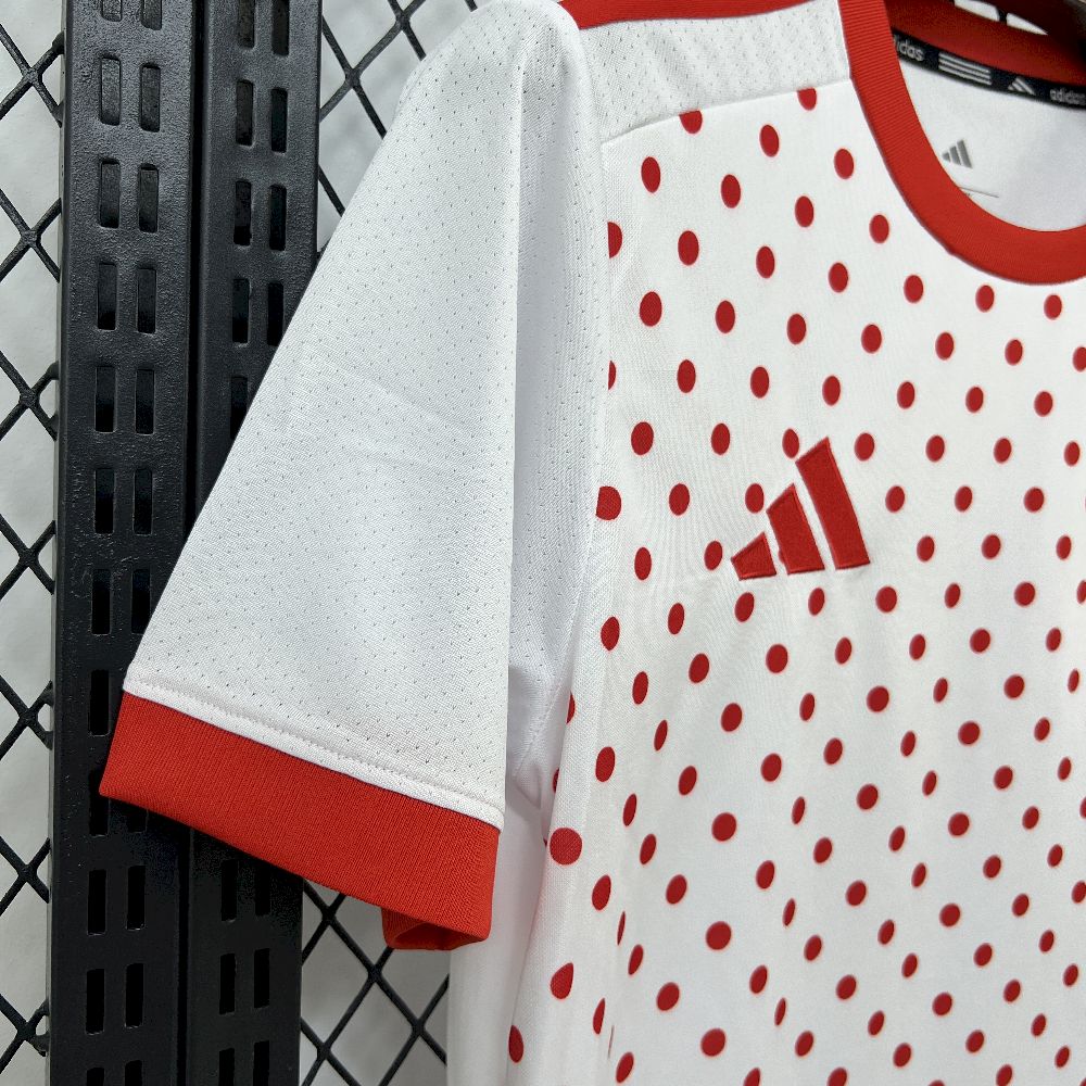 2025091715073324.jpg Mens Sevilla FC 2025/26 White Prematch T-shirt Jersey - Image 4