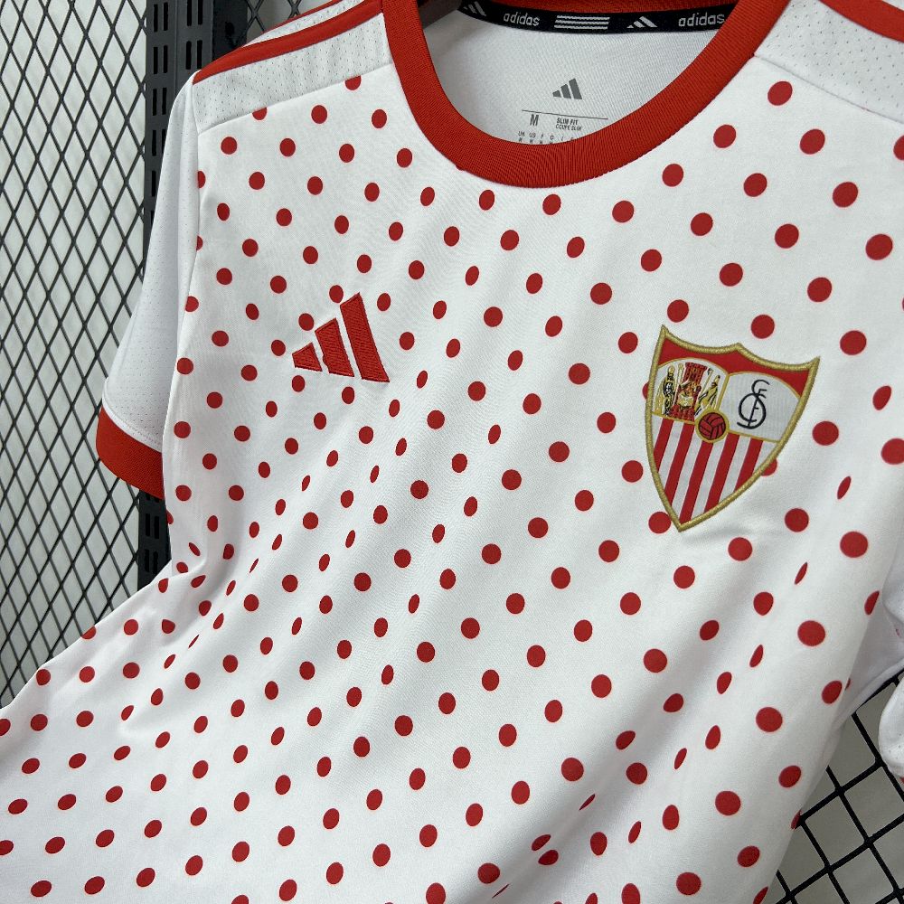 2025091715073738.jpg Mens Sevilla FC 2025/26 White Prematch T-shirt Jersey - Image 3