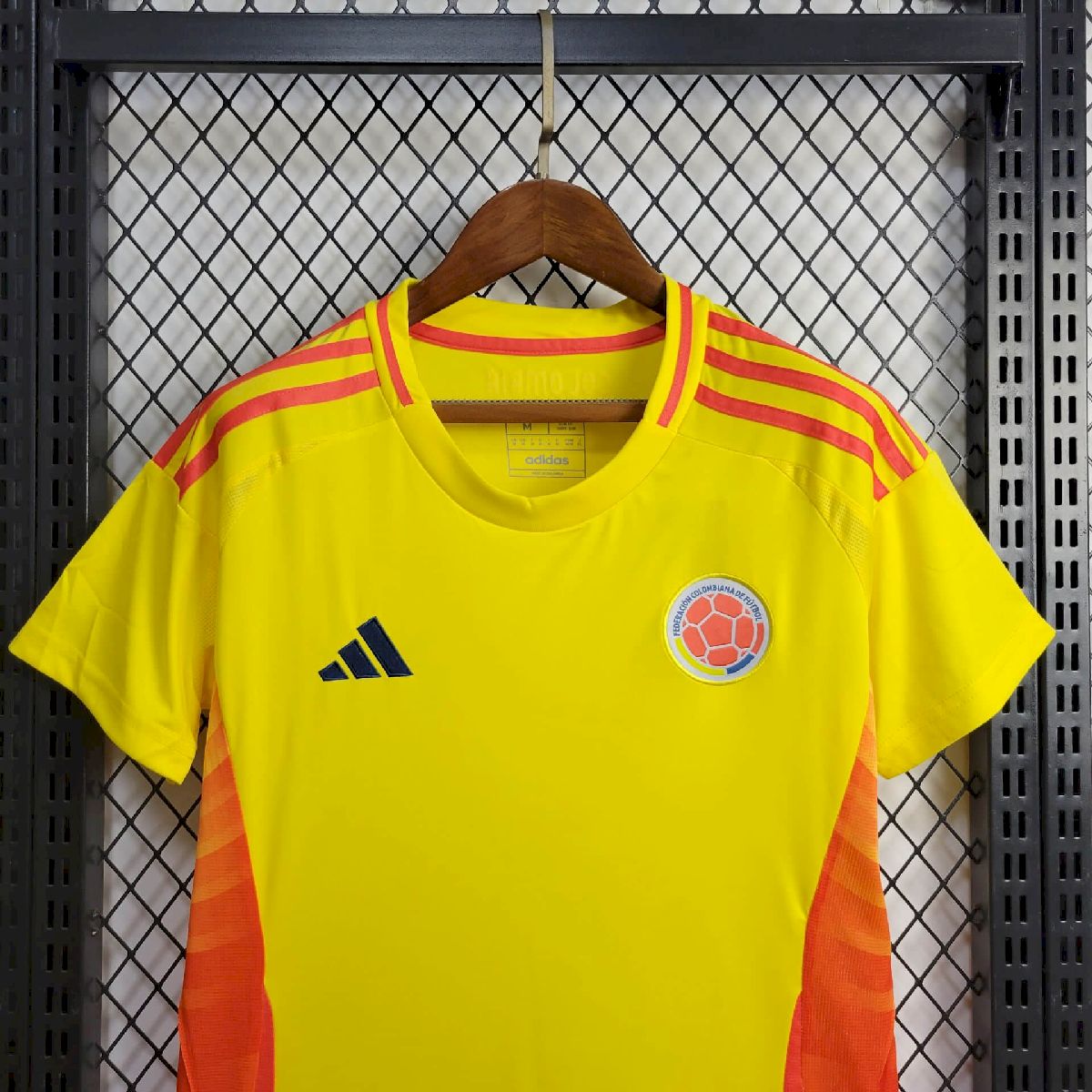 918463be7077c9ac1dbf0846ff392eb6.jpg Womens Colombia 2024/25 Home Jersey - Image 5