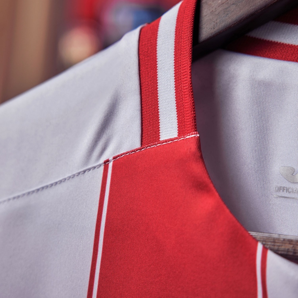 2025100809533589 Mens Brentford 2025/26 Home Jersey - Image 7