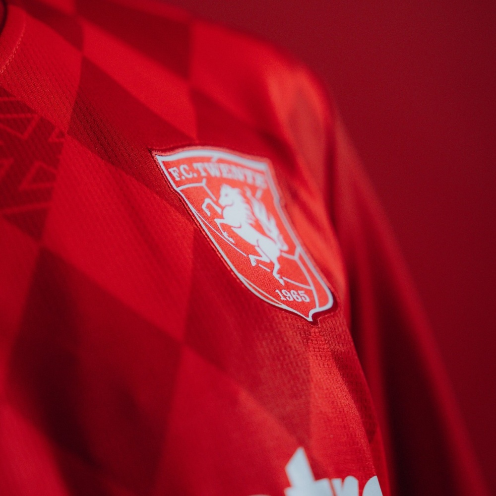 2025101120244041 Womens FC Twente 2025/26 Home Jersey - Image 3