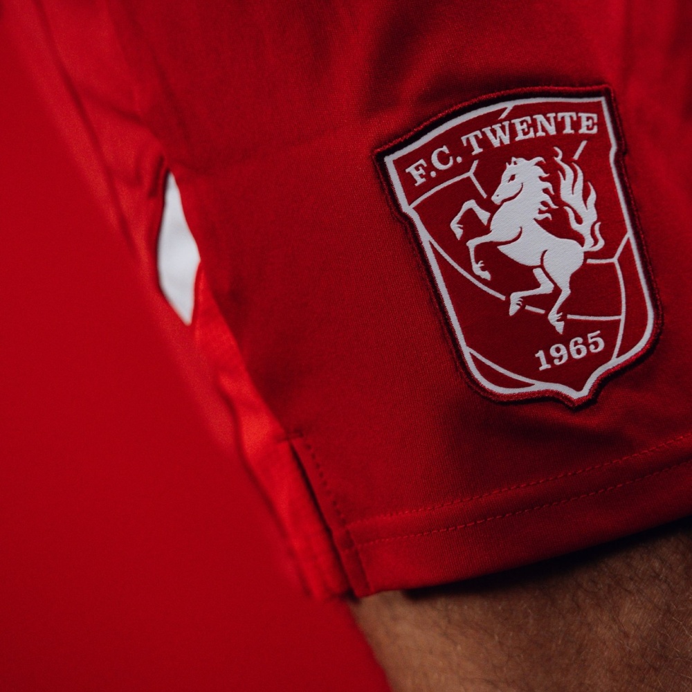 2025101120251333 Womens FC Twente 2025/26 Home Jersey - Image 4